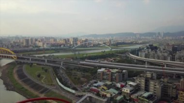 Gün zaman Taipei cityscape panorama. 4 k görüntüleri Çin