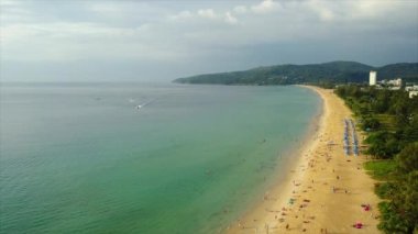 Phuket Adası Buda dağ günbatımı panorama 4k zaman atlamalı Tayland