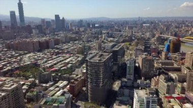Gün zaman Taipei cityscape panorama. 4 k görüntüleri Çin