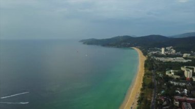 Phuket Adası Buda dağ günbatımı panorama 4k zaman atlamalı Tayland