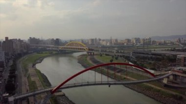 Gün zaman Taipei cityscape panorama. 4 k görüntüleri Çin