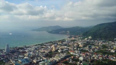 Phuket Adası Buda dağ günbatımı panorama 4k zaman atlamalı Tayland