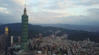 Gün zaman Taipei cityscape panorama. 4 k görüntüleri Çin