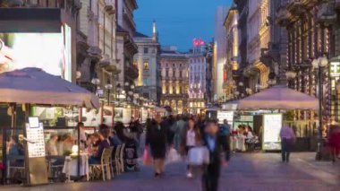 yaz gün milan şehir trafik sokak panorama 4 k zaman sukut İtalya