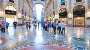 güneşli milan galleria vittorio emanuele Merkezi Panoraması 4 k zaman sukut İtalya 