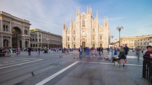 Famosa plaza catedral duomo — Vídeos de Stock