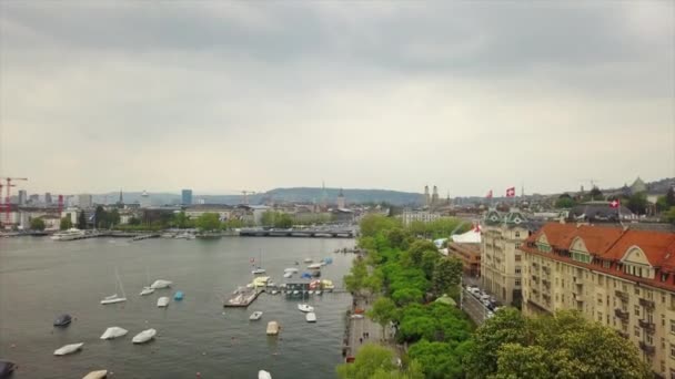 Съемка Городской Панорамы Цюриха Рекой Швейцария — стоковое видео