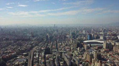 Gün zaman Taipei cityscape panorama. 4 k görüntüleri Çin