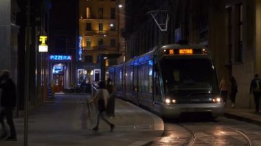 Porto ticinese sokak trafik