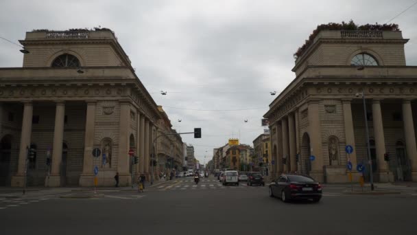 Porto ticinese tráfico público — Vídeo de stock