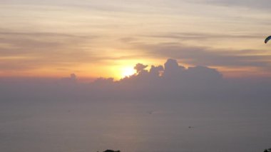 James Bond Adası'nda günbatımı, Phang Nga, Phuket, Tayland