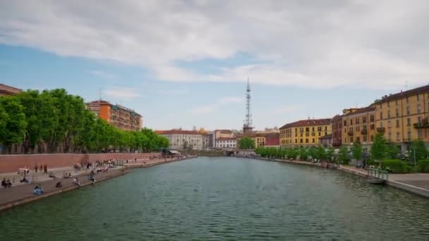 Porto ticinese utcán forgalom — Stock videók