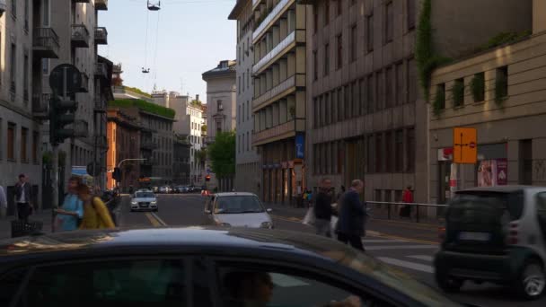 Porto ticinese Straßenverkehr — Stockvideo