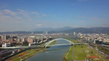 Gün zaman Taipei cityscape panorama. 4 k görüntüleri Çin