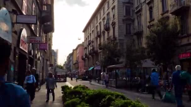 Porto ticinese straat verkeer — Stockvideo