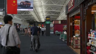 Tren istasyonunda yavaş acele Guangzhou, Çin Halk