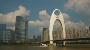 Guangzhou, Çin - 15 Ekim 2017 gece ışıklı guangzhou kütüphanesi iç yürüyüş panorama 4k çin