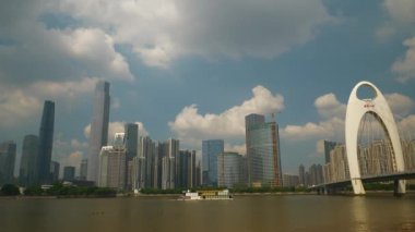 Guangzhou, Çin - 15 Ekim 2017 gece ışıklı guangzhou kütüphanesi iç yürüyüş panorama 4k çin