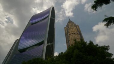 Gün zaman Guangzhou cityscape hava panorama. 4 k timelapse görüntüleri Çin