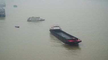Day Wuhan yangtze nehir trafiği manzarası 4k porselen
