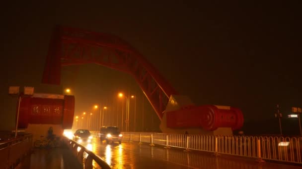 Beelden Van Wuhan Stad Met Drukke Verkeer Nachts China — Stockvideo