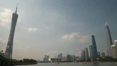 Guangzhou - Ocak 4: Guangzhou Canton Tv Kulesi, Guangzhou, Çin. Renkli gün zaman sahne Guangzhou Canton Tv astronomik ve Çin'deki en yüksek Kulesi gezi Kulesi