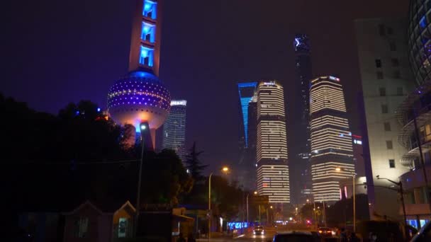 Nachtverkehr Auf Den Straßen Shanghais Mit Menschen Filmmaterial China — Stockvideo