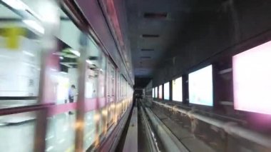 Guangzhou şehir tren istasyonu yeraltı salonu panorama 4k zaman aşımlı porselen