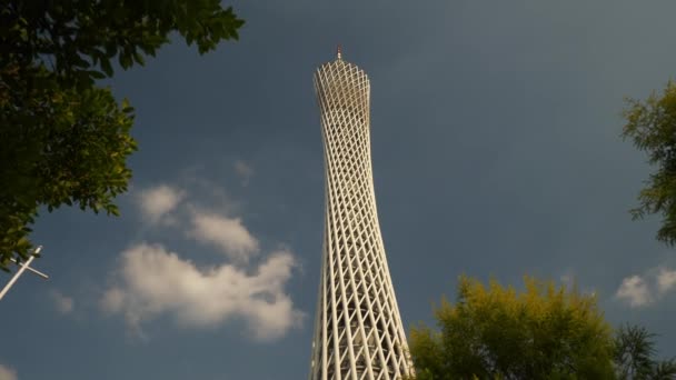 広州広州 広州広州テレビ塔広州広州テレビ天文学とは 中国で最も高い塔観光タワーのカラフルな日の時間シーン — ストック動画