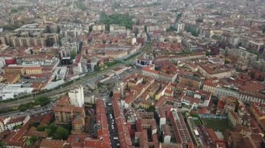 Milan, İtalya - 1 Mayıs 2018: güneşli gün milan şehir şehir merkezinde hava panorama 4k 1 Mayıs 2018 yaklaşık milan, İtalya.