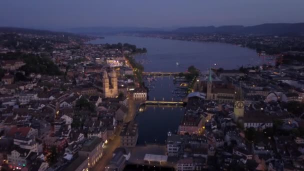 夜间苏黎世城市景观空中全景4K — 图库视频影像