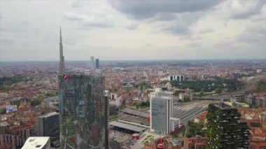Milan, İtalya - 1 Mayıs 2018: güneşli gün milan şehir şehir merkezinde hava panorama 4k 1 Mayıs 2018 yaklaşık milan, İtalya.