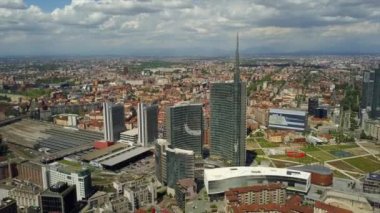 Milan, İtalya - 1 Mayıs 2018: güneşli gün milan şehir şehir merkezinde hava panorama 4k 1 Mayıs 2018 yaklaşık milan, İtalya.