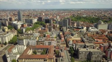 Milan, İtalya - 1 Mayıs 2018: güneşli gün milan şehir şehir merkezinde hava panorama 4k 1 Mayıs 2018 yaklaşık milan, İtalya.