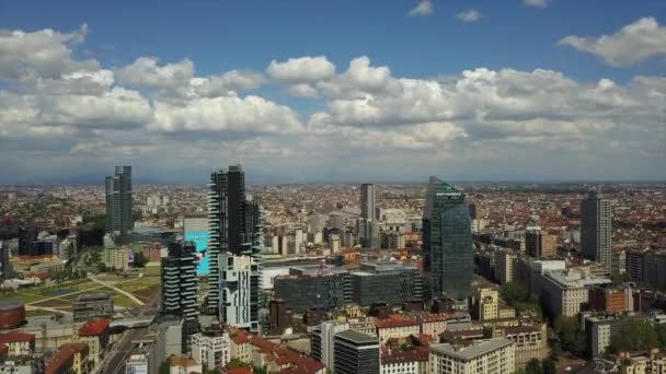 Milão Itália Maio 2018 Dia Ensolarado Milan City Downtown Aerial — Vídeo de Stock