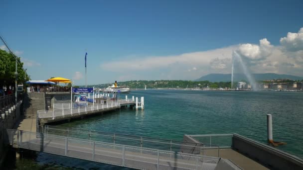 Suiza Día Soleado Geneva Ciudad Famosa Lakeside Fuente Cámara Lenta — Vídeos de Stock