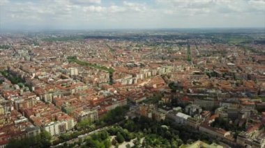 Milan, İtalya - 1 Mayıs 2018: güneşli gün milan şehir şehir merkezinde hava panorama 4k 1 Mayıs 2018 yaklaşık milan, İtalya.