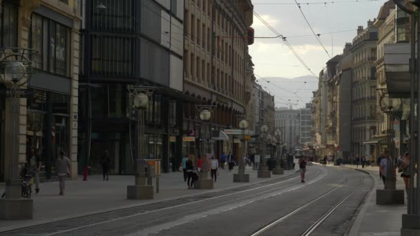 Suiza Noche Tiempo Geneva Ciudad Famoso Tranvía Tráfico Calle Cámara — Vídeos de Stock