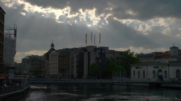 Швейцарія Похмурий День Женеві Lakeside Міст Повільному Панорама — стокове відео