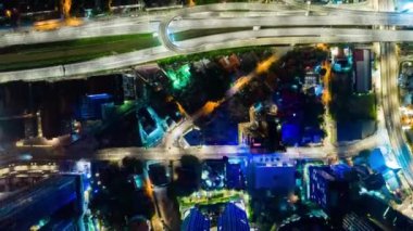 Kuala Lumpur, Malezya - 25 Eylül 2018: ışıklı gece kuala lumpur şehir merkezi Rating kavşak hava topdown panorama timelapse 4k 25 Eylül 2018 yaklaşık kuala lumpur, Malezya.