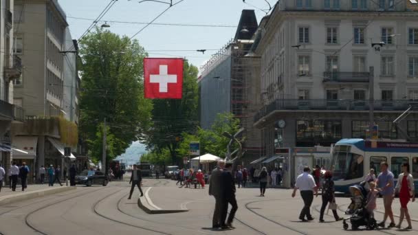 Día Soleado Zurich Ciudad Centro Tráfico Calle Cámara Lenta Panorama — Vídeo de stock