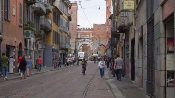 Mailand Italien Mai 2018 Tagsüber Mailand Stadtverkehr Straße Zeitlupe Panorama — Stockvideo