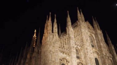 duomo Katedrali kare insanlar yürümek