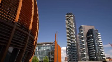 Milan, İtalya - 15 Mayıs 2018: gün zaman milan meşhur Şehir Meydanı görünümü ağır çekim panorama 4k yaklaşık 15 Mayıs 2018 kadar milan, İtalya.