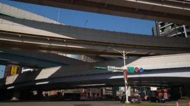 Taipei, Tayvan - 13 Ocak 2018: güneşli gün taipei şehir trafik sokak yol kavşağı panorama 4k 13 Ocak 2018 yaklaşık taipei, Tayvan.