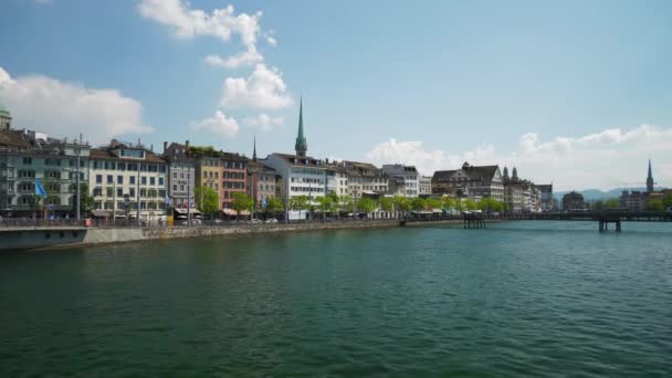 Dagtid Zürich Centrum Vid Floden Slow Motion Panorama Schweiz — Stockvideo
