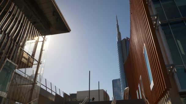ミラノ イタリア 2018 日の時間ミラノ市ダウンタウン広場スローモーション パノラマ 2018 日頃にミラノ イタリア — ストック動画