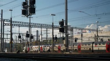 gün Zürih şehir tren istasyonu endüstriyel yaz Panoraması 4k İsviçre