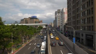 Taipei, Tayvan - 13 Ocak 2018: güneşli gün taipei şehir trafik sokak yol kavşağı panorama 4k 13 Ocak 2018 yaklaşık taipei, Tayvan.