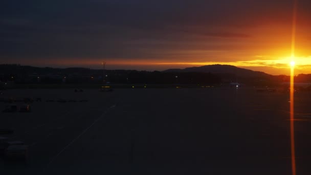 Zonsondergang Tijd Zürich City Luchthaven Venster Panorama — Stockvideo